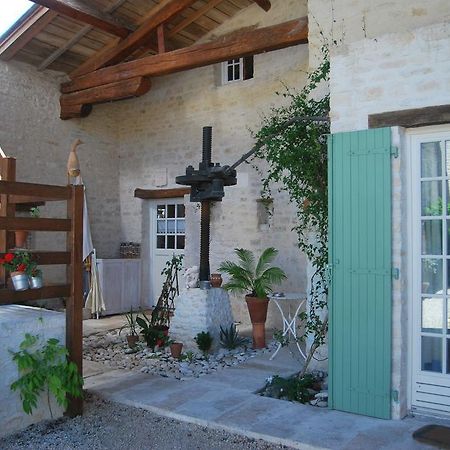 Les Jardins Saint Leonard Hotel Thairé Exterior foto
