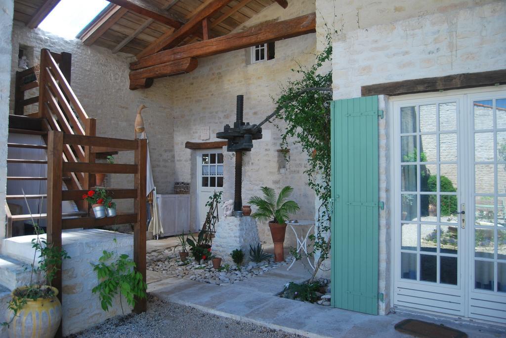 Les Jardins Saint Leonard Hotel Thairé Exterior foto